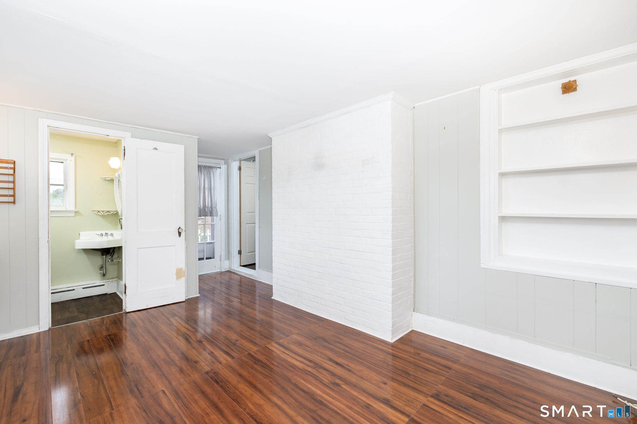 8 Georgiana Street New London CT 06320