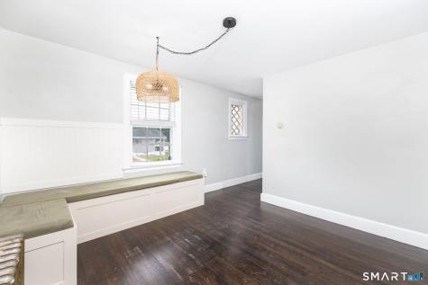 8 Georgiana Street New London CT 06320