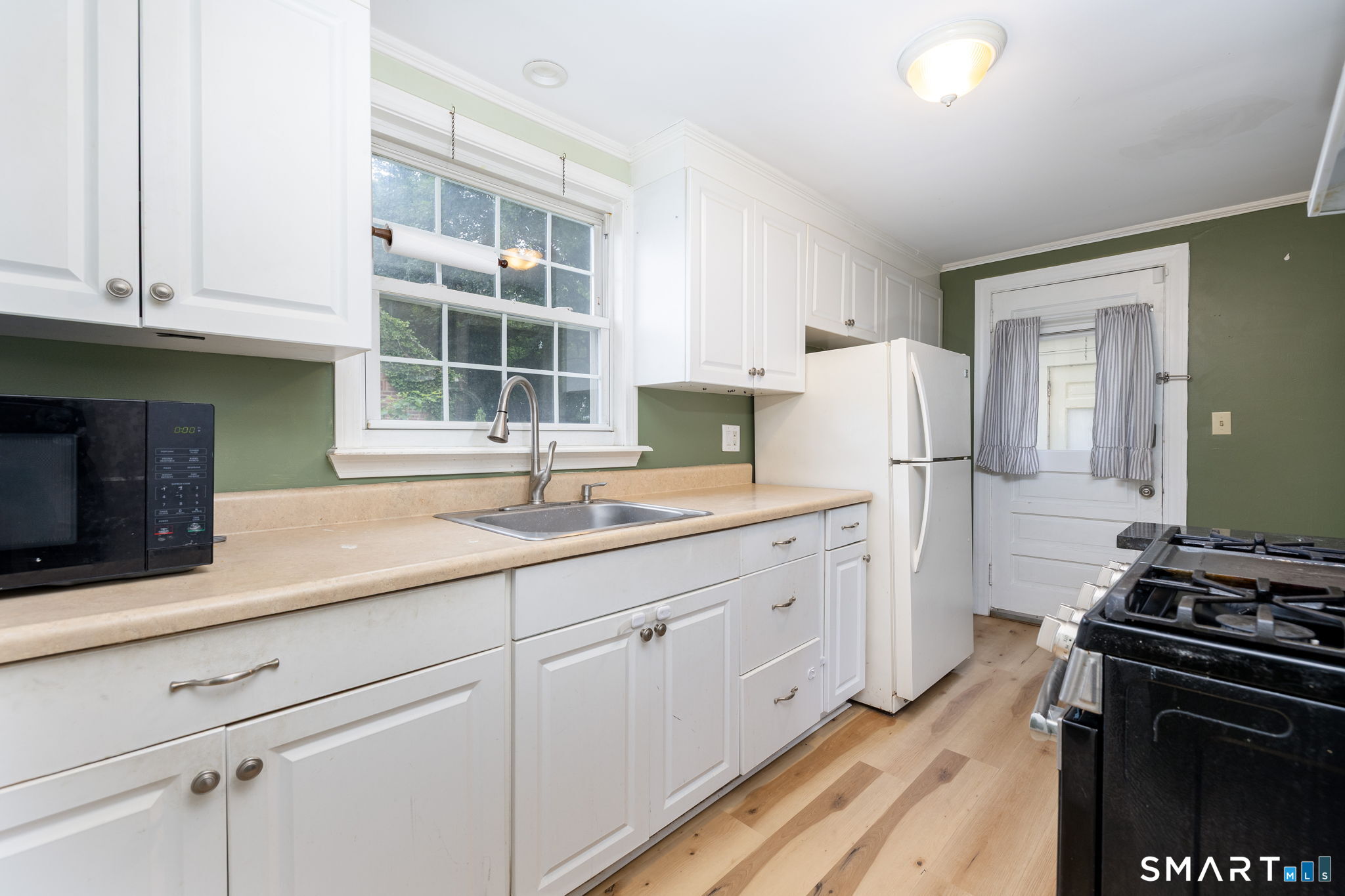8 Georgiana Street New London CT 06320