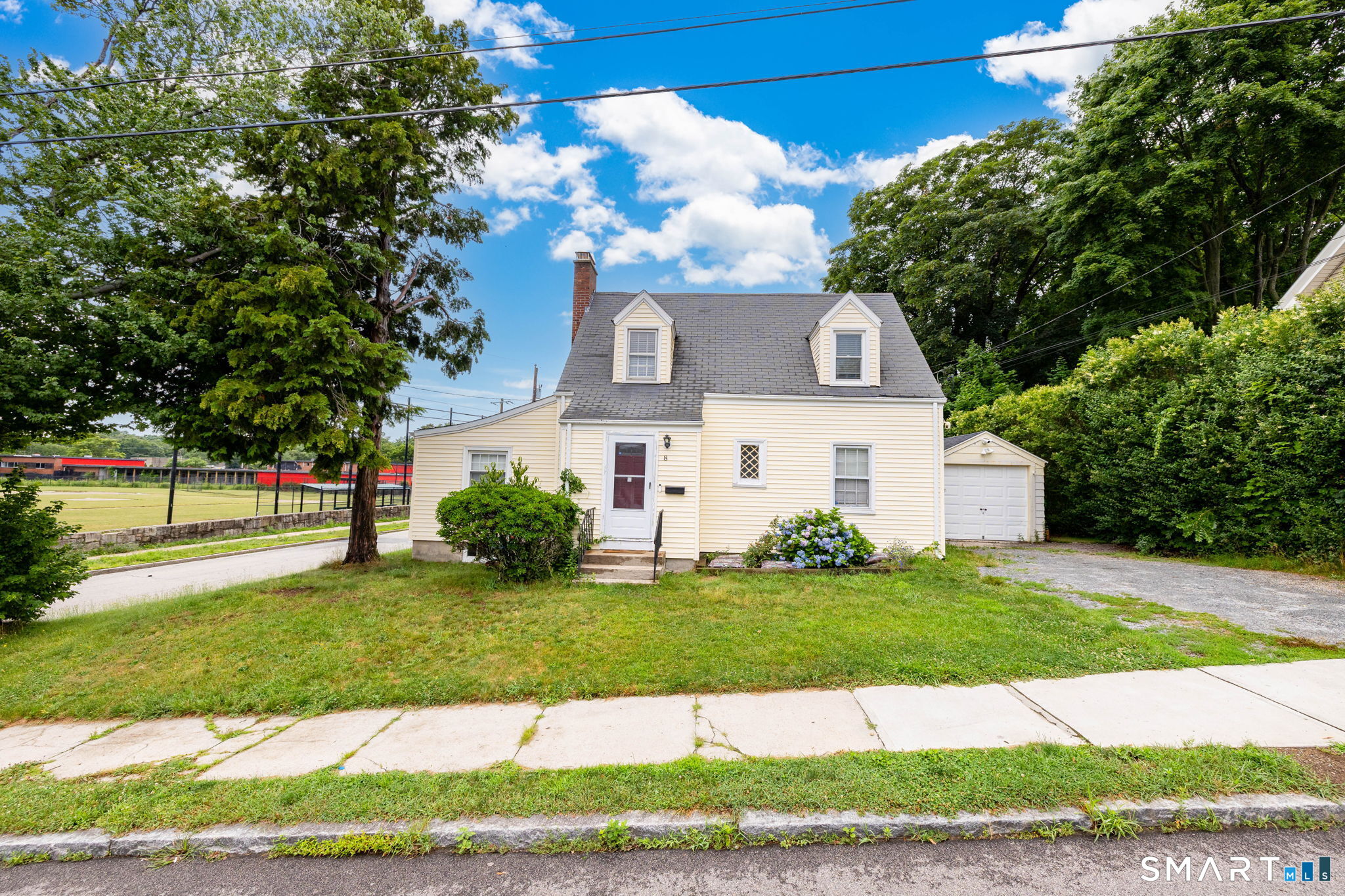 8 Georgiana Street New London CT 06320