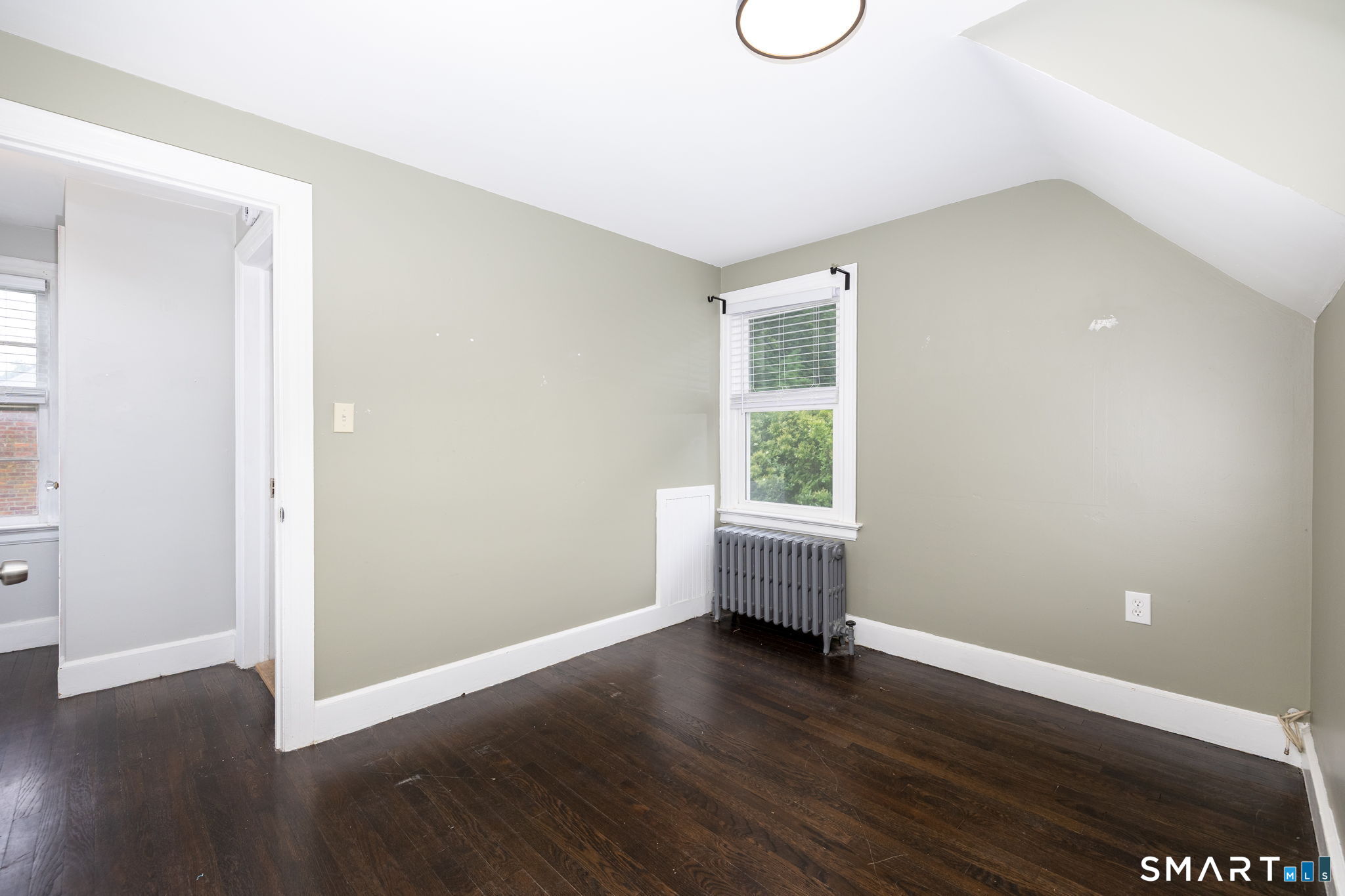 8 Georgiana Street New London CT 06320