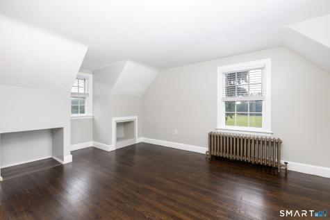 8 Georgiana Street New London CT 06320