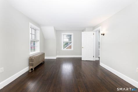 8 Georgiana Street New London CT 06320