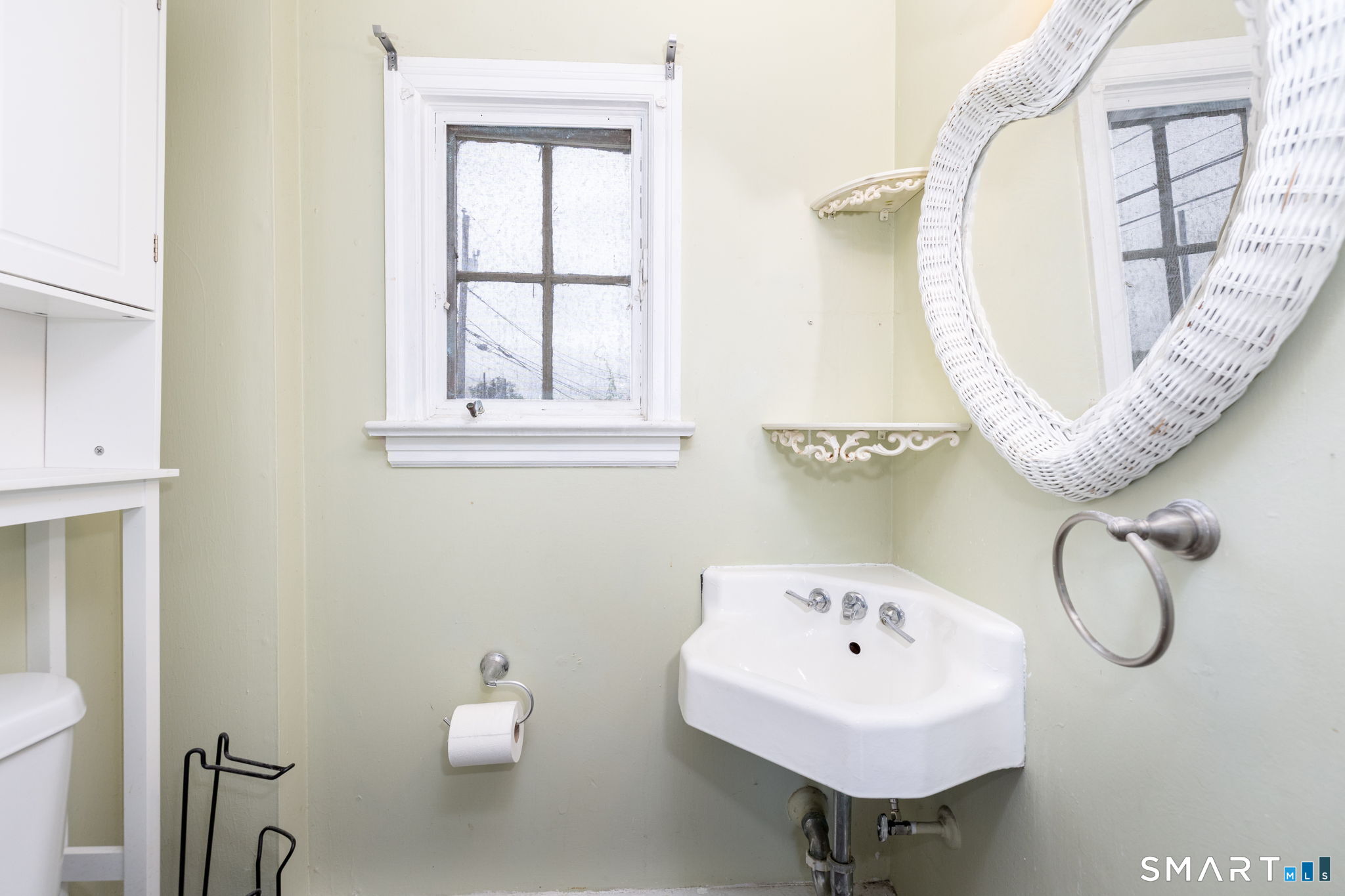 8 Georgiana Street New London CT 06320