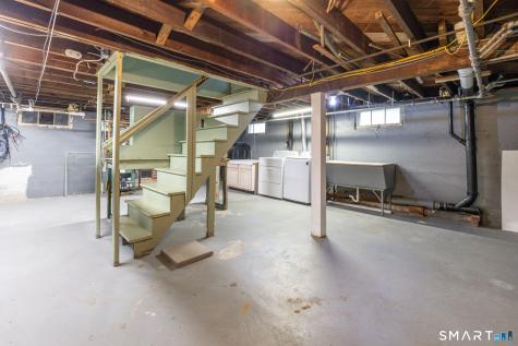 8 Georgiana Street New London CT 06320