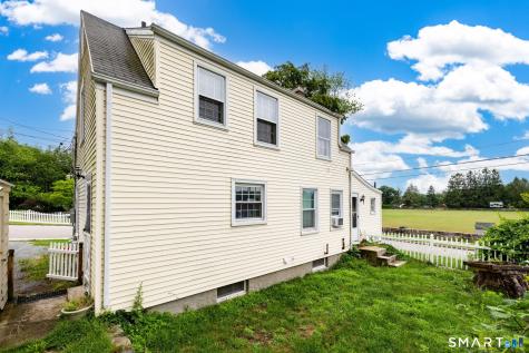 8 Georgiana Street New London CT 06320