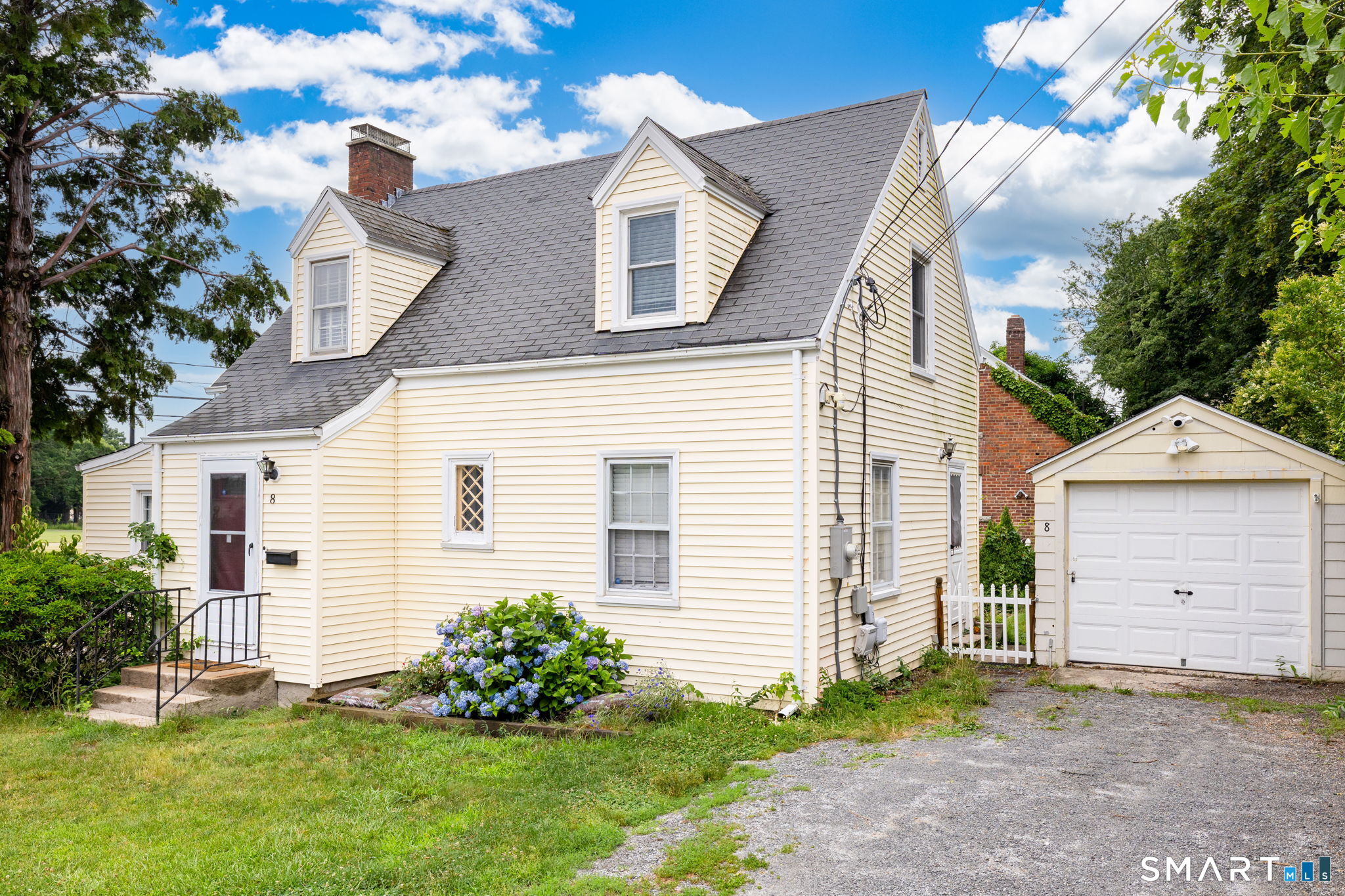 8 Georgiana Street New London CT 06320