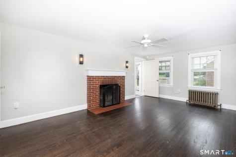 8 Georgiana Street New London CT 06320