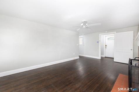 8 Georgiana Street New London CT 06320