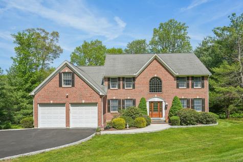 2 Logans Way Danbury CT 06811