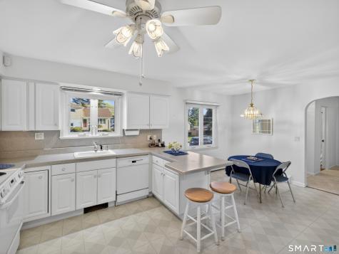 42 Aitchison Drive New London CT 06320