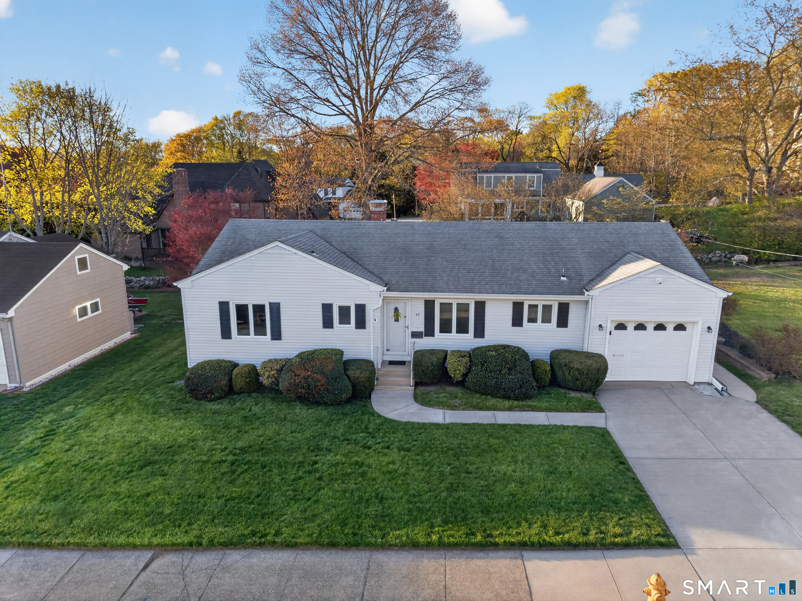 42 Aitchison Drive New London CT 06320