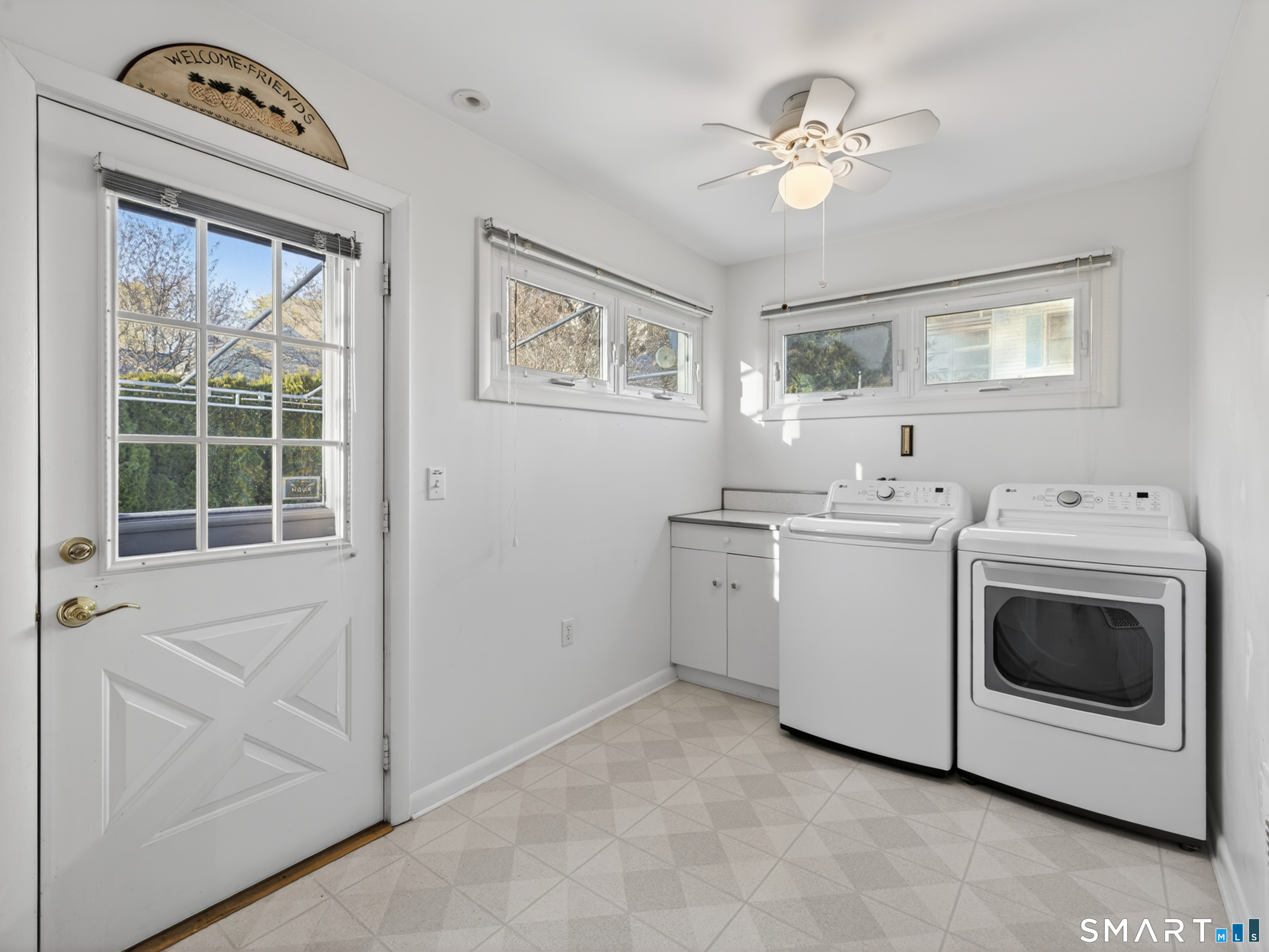 42 Aitchison Drive New London CT 06320
