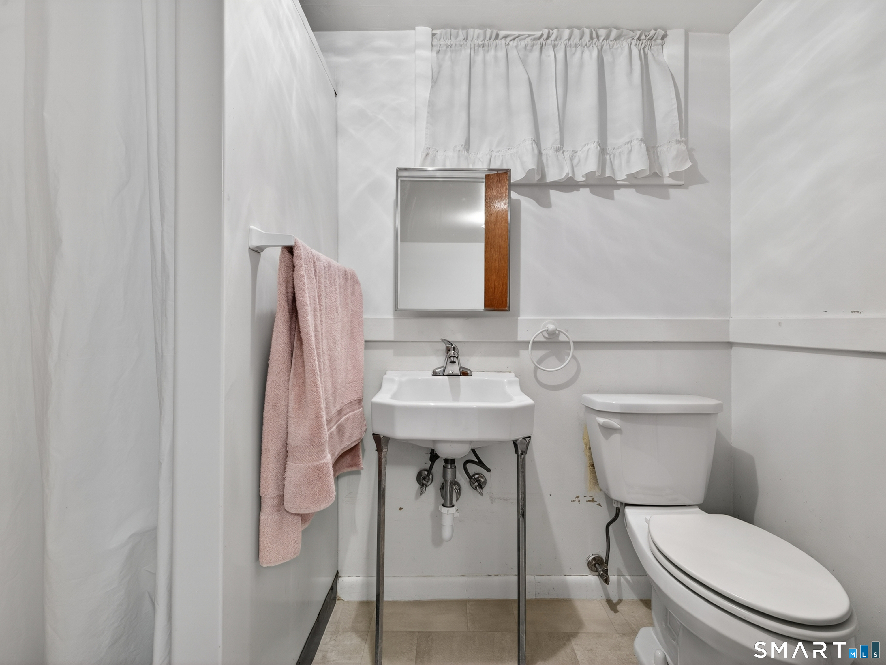 42 Aitchison Drive New London CT 06320