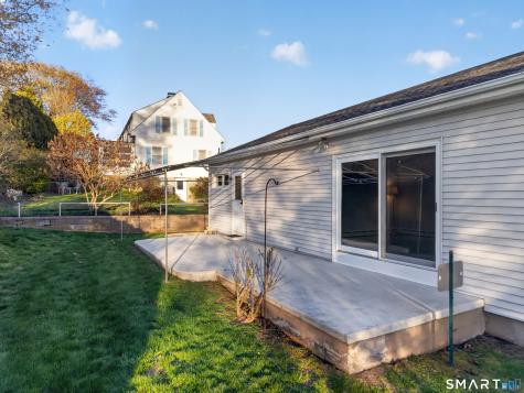42 Aitchison Drive New London CT 06320