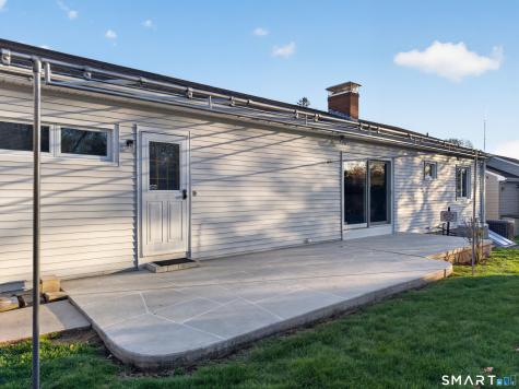 42 Aitchison Drive New London CT 06320