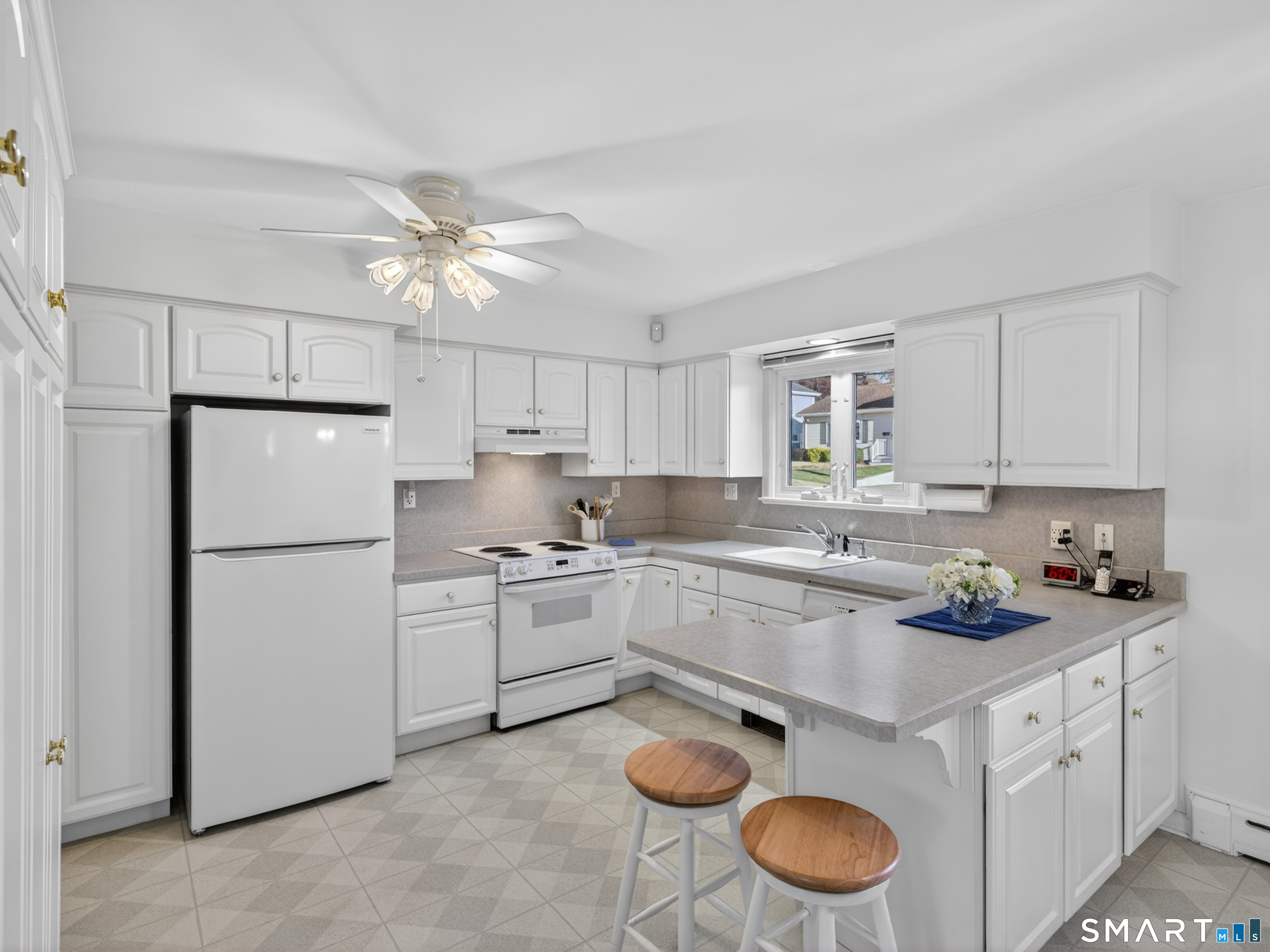 42 Aitchison Drive New London CT 06320