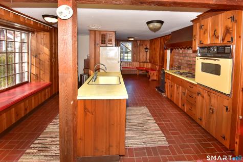 55 West Avon Road Avon CT 06001
