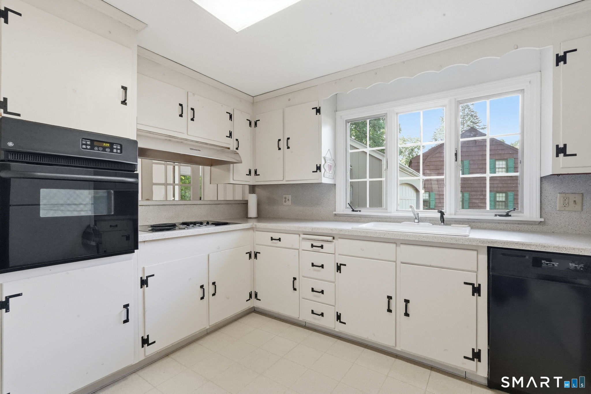 53 Woodridge Circle West Hartford CT 06107