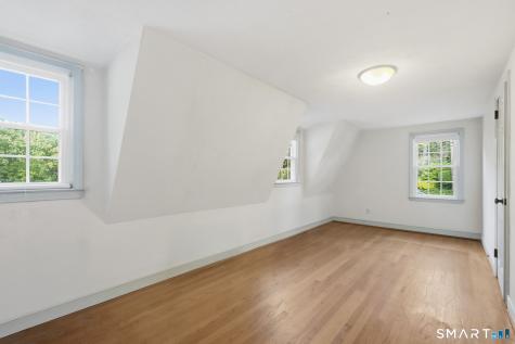 53 Woodridge Circle West Hartford CT 06107
