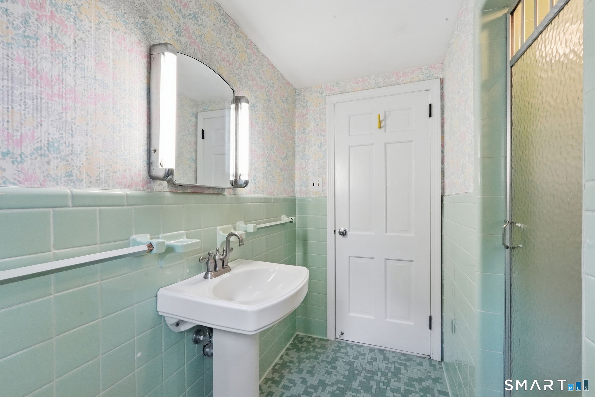 53 Woodridge Circle West Hartford CT 06107