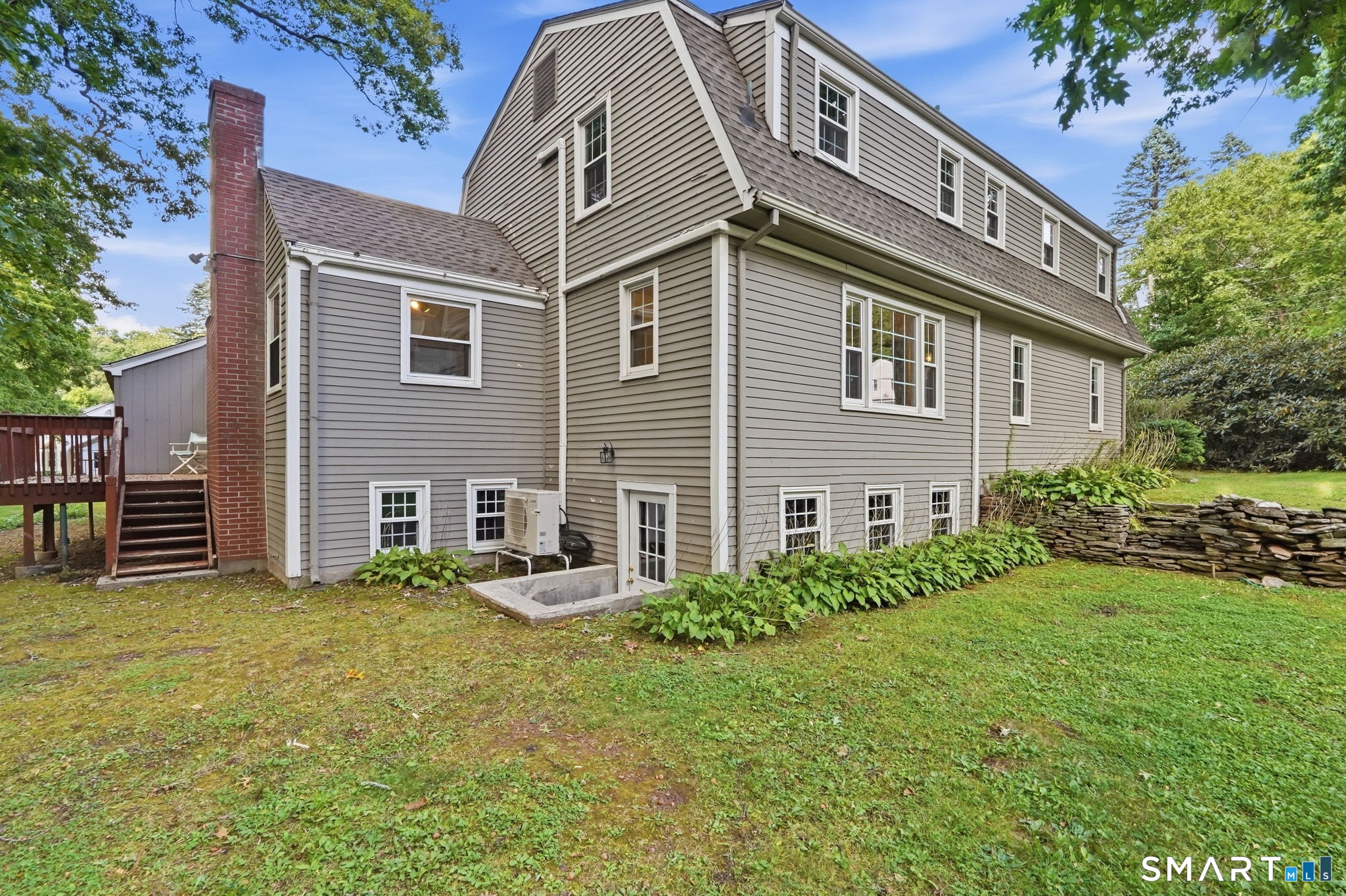 53 Woodridge Circle West Hartford CT 06107