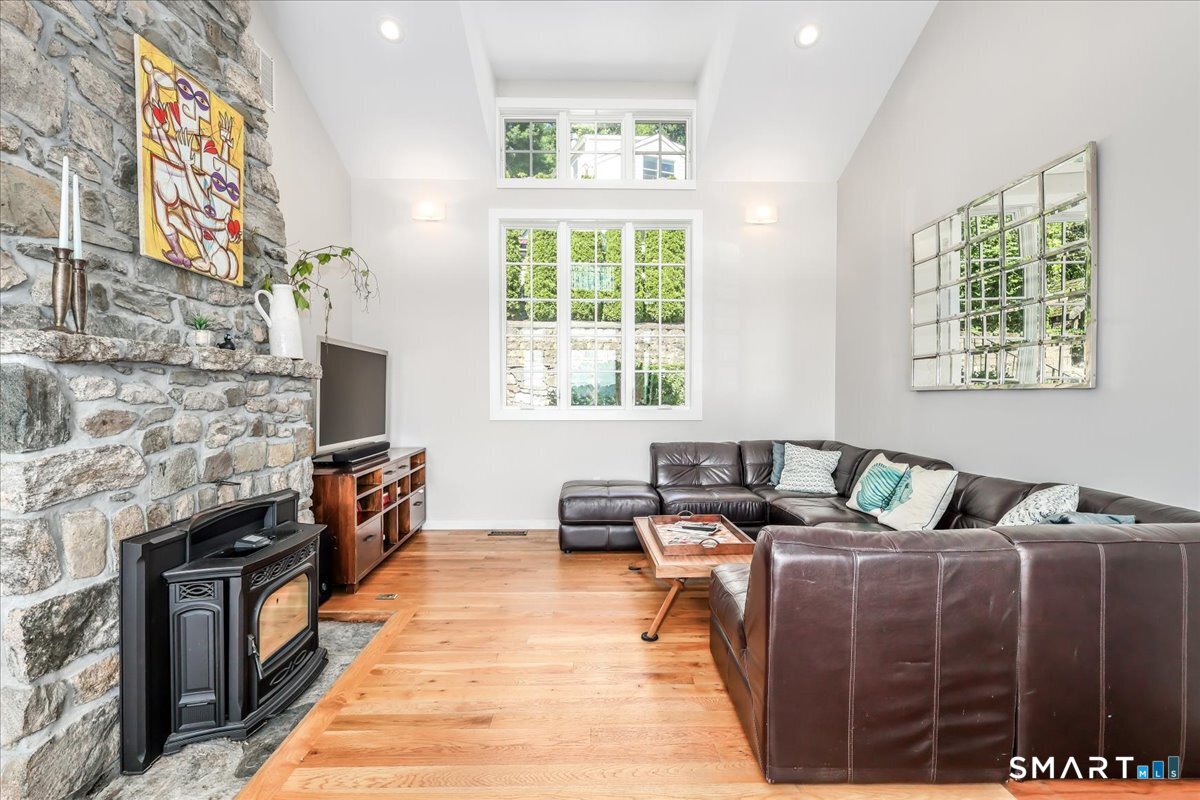 17 Keplers Way New Fairfield CT 06812