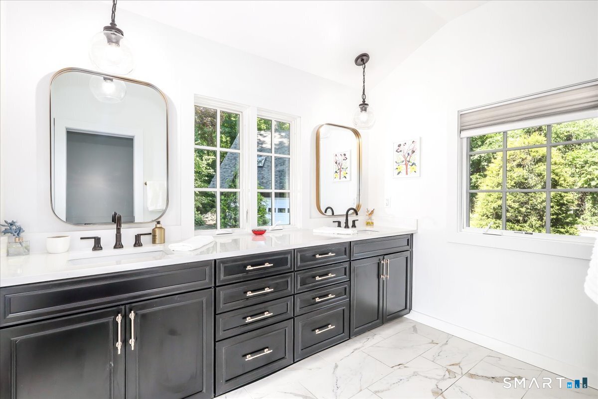 17 Keplers Way New Fairfield CT 06812