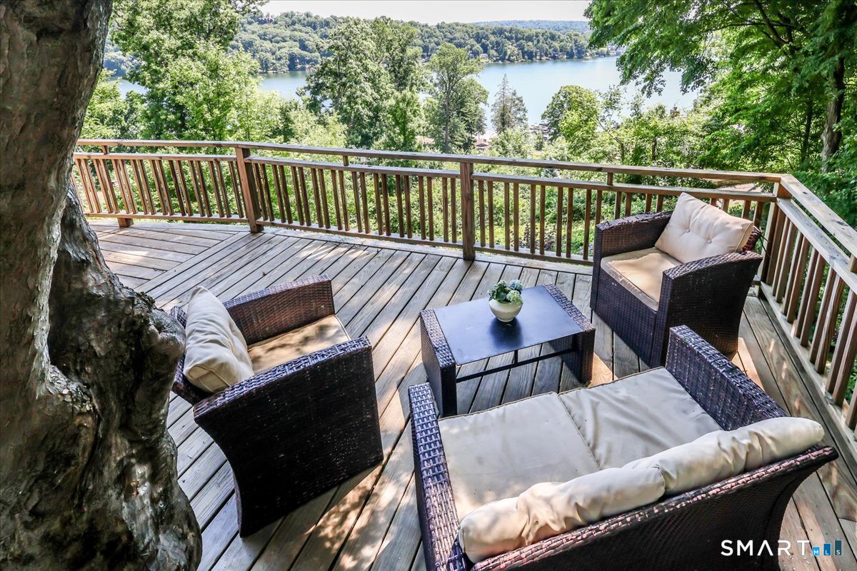 17 Keplers Way New Fairfield CT 06812