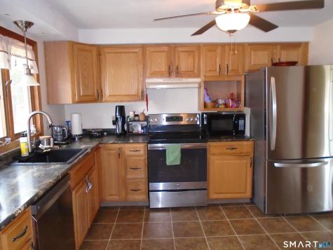 335 Grissom Road Manchester CT 06042