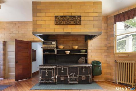 16-18 Laurel Way Norfolk CT 06098