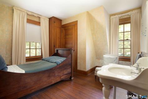 16-18 Laurel Way Norfolk CT 06098