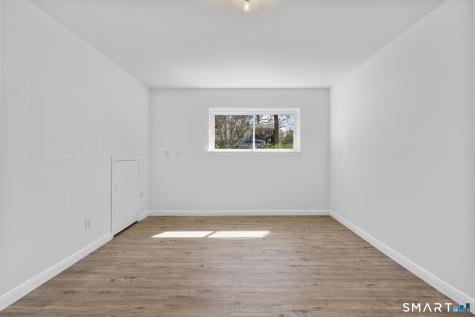 12 Garden Court Groton CT 06355