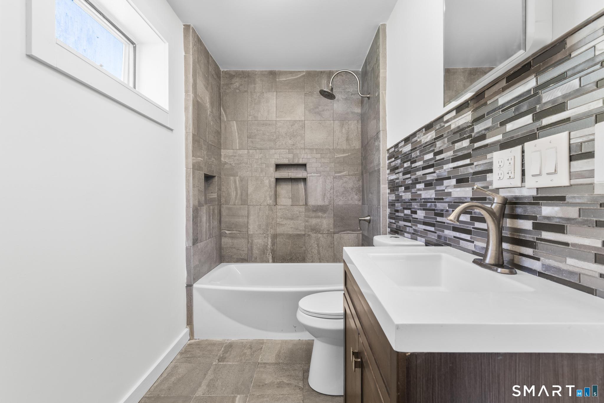 12 Garden Court Groton CT 06355