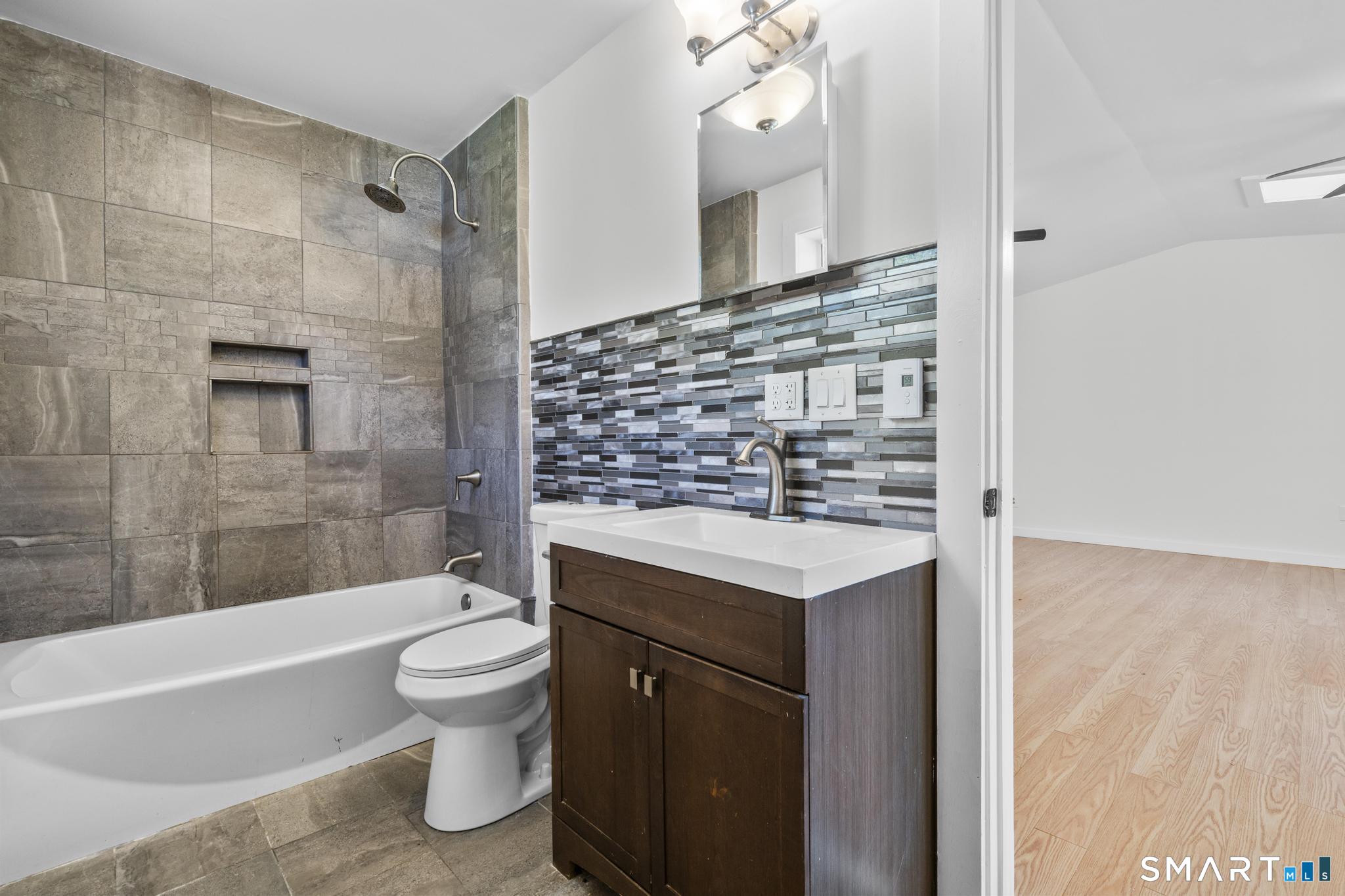 12 Garden Court Groton CT 06355