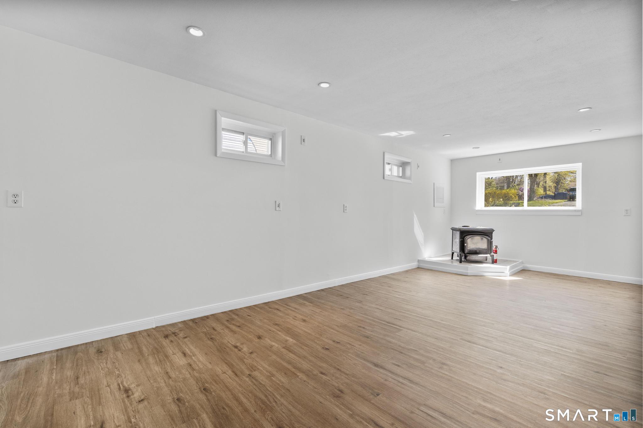 12 Garden Court Groton CT 06355