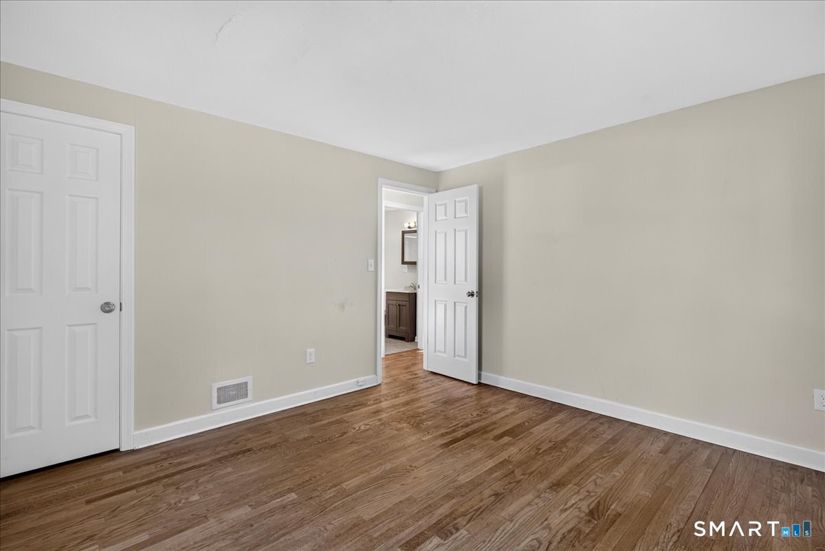 33 Northwood Place Milford CT 06461