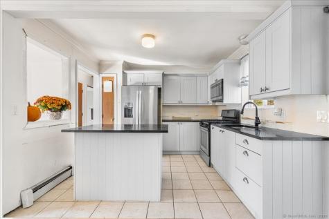 79 Cottonwood Lane Montville CT 06382