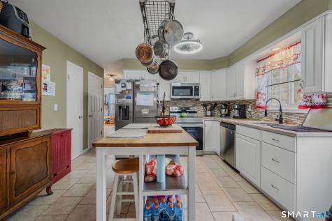 32 Greenbriar Lane Newtown CT 06470
