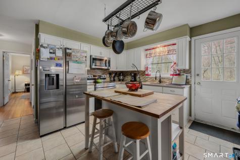 32 Greenbriar Lane Newtown CT 06470