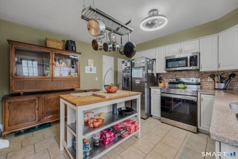 32 Greenbriar Lane Newtown CT 06470