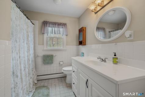 32 Greenbriar Lane Newtown CT 06470
