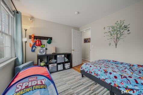 32 Greenbriar Lane Newtown CT 06470