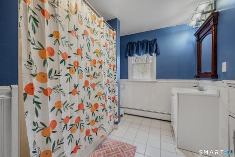 32 Greenbriar Lane Newtown CT 06470