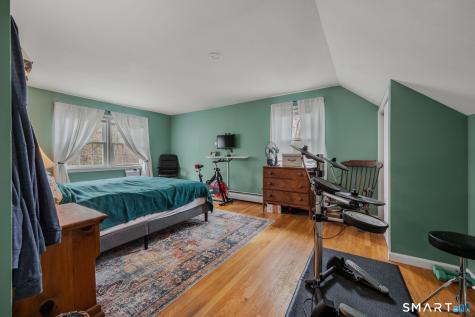 32 Greenbriar Lane Newtown CT 06470