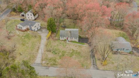 32 Greenbriar Lane Newtown CT 06470