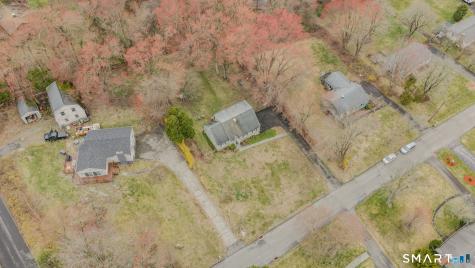 32 Greenbriar Lane Newtown CT 06470