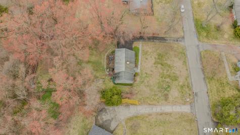 32 Greenbriar Lane Newtown CT 06470