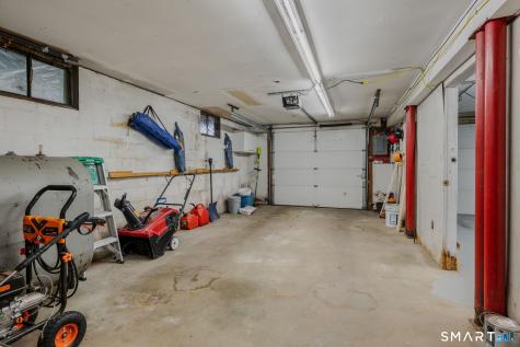 32 Greenbriar Lane Newtown CT 06470