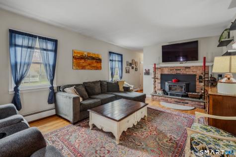 32 Greenbriar Lane Newtown CT 06470